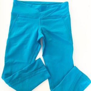 Alo Yoga workout leggings Size M